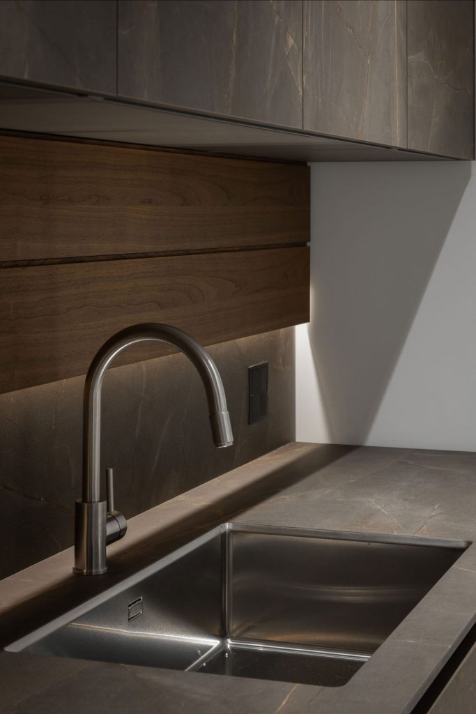 Bucătărie pe comandă Made in Italy – Showroom Design Radar Bucuresti - bucatarie din Milltech