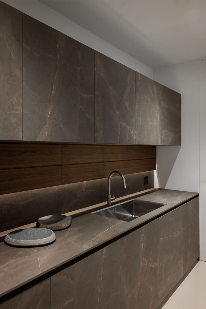 Bucătărie pe comandă Made in Italy – Showroom Design Radar Bucuresti - bucatarie din Milltech